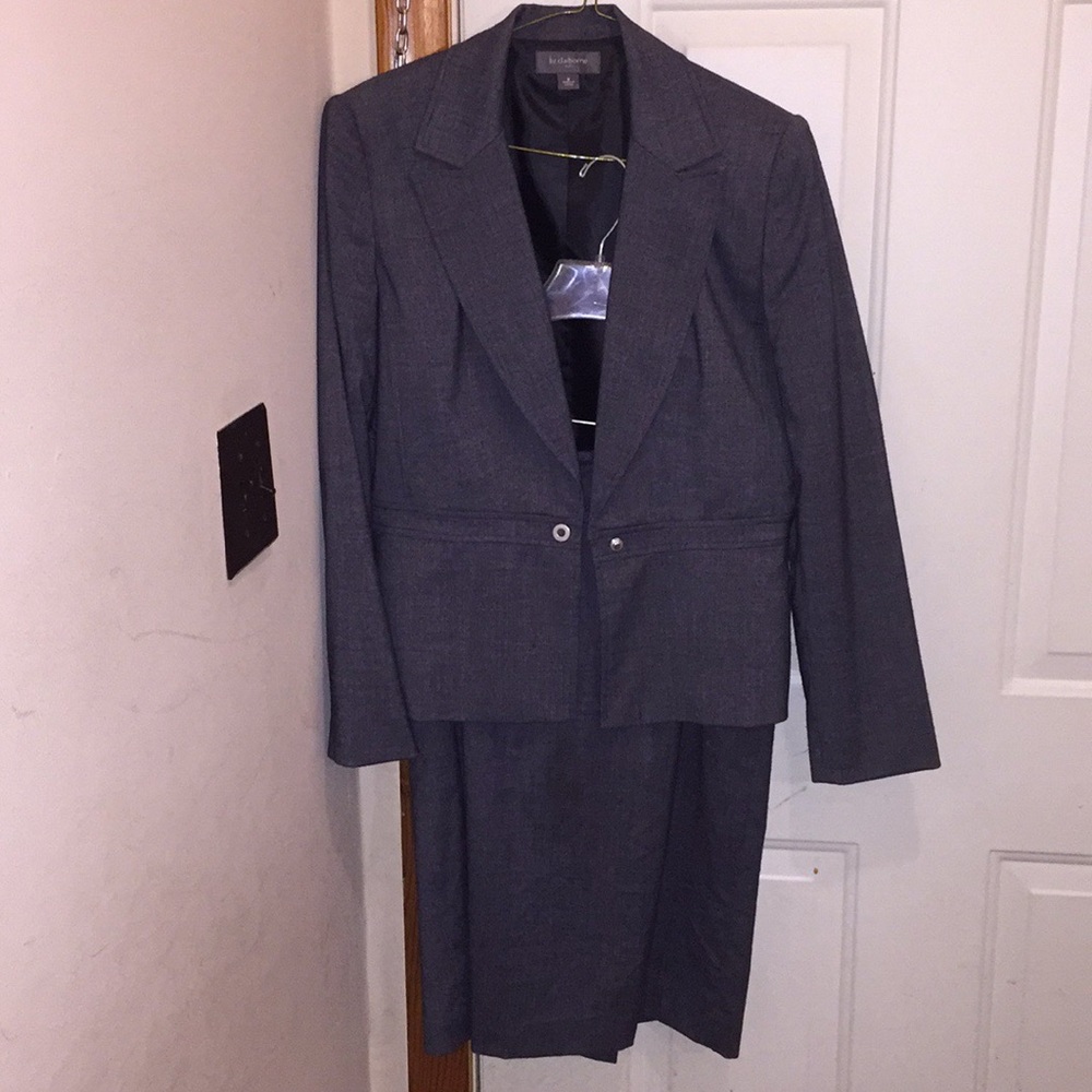 Liz Claiborne suit jacket and skirt size 8